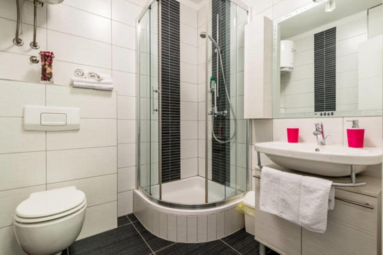 Apartment Near Reno With Private Parking *