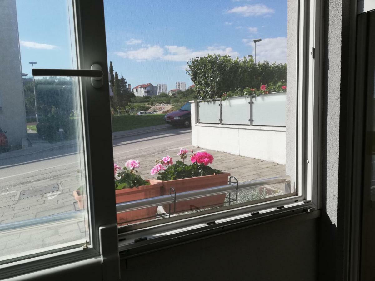 Near Reno With Private Parking Apartament *